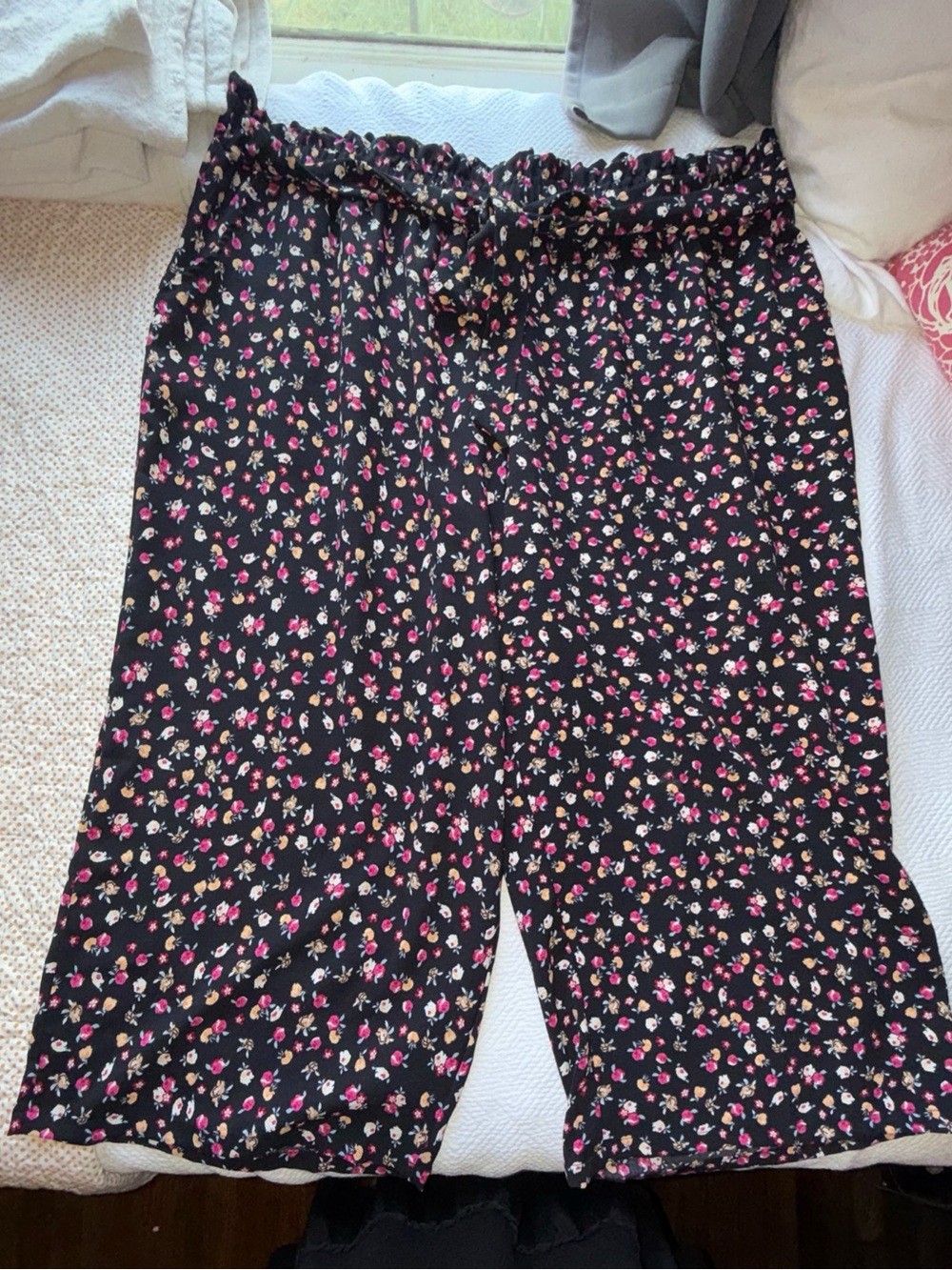 Women's Black Floral Pull-On Pajama Wide Leg Culotte Pants